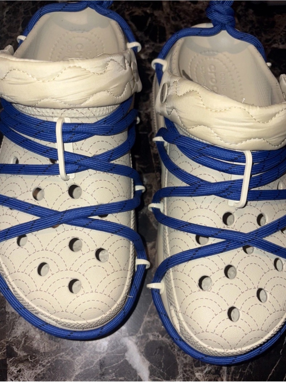 iconic crocs comfort m8/W10